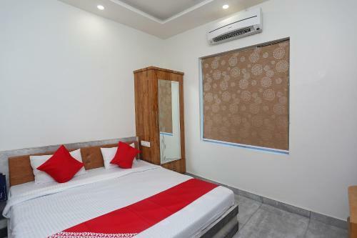 Oyo 17312 Tandoori Veg Hotel