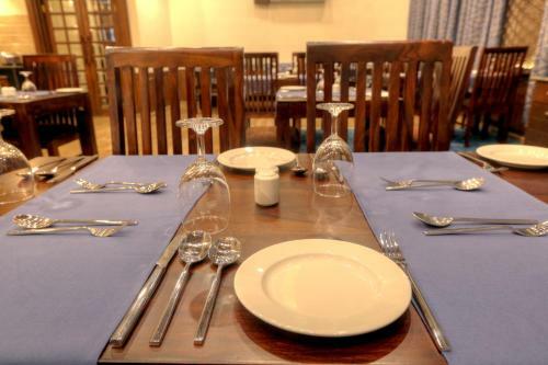 Hotel The Chinar Resort And Spa