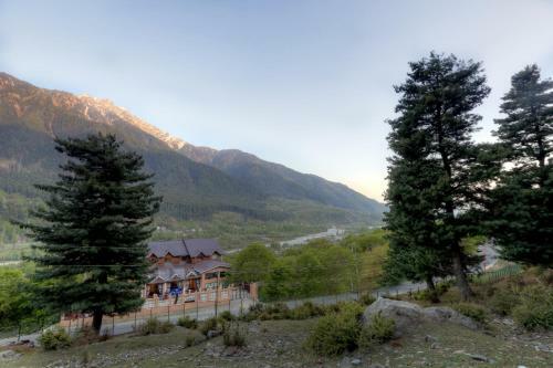 Hotel The Chinar Resort And Spa