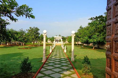 Hotel Champaner Heritage Resort