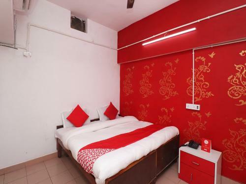 Hotel Oyo 27643 Happy Restaurant
