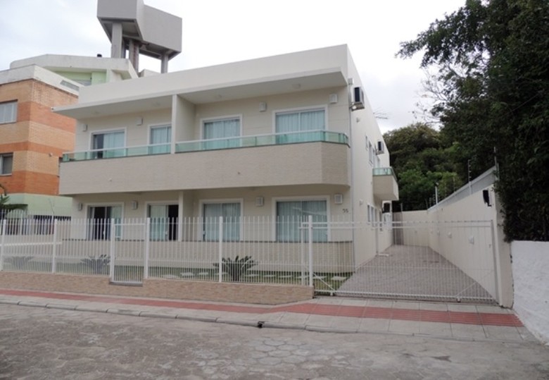 Lopes Residence