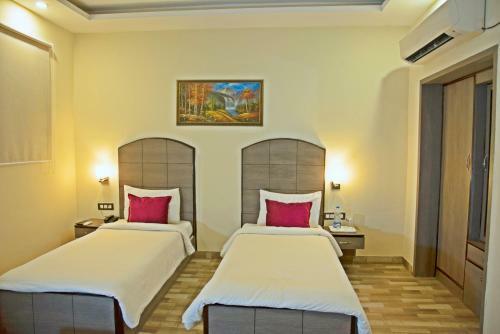 Hotel Genx Plaza Mughal Sarai