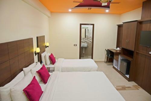 Hotel Genx Plaza Mughal Sarai