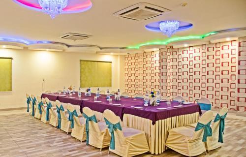 Hotel Genx Plaza Mughal Sarai