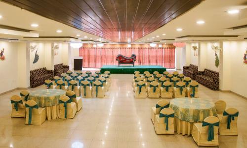 Hotel Genx Plaza Mughal Sarai