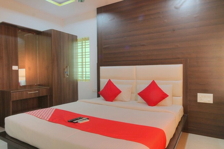 Capital O 15965 Hotel Nandi Gateway