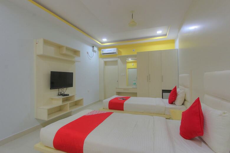 Capital O 15965 Hotel Nandi Gateway