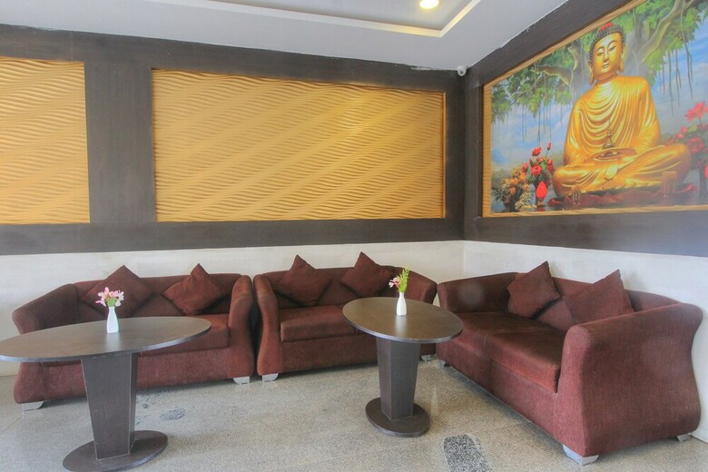 Capital O 15965 Hotel Nandi Gateway