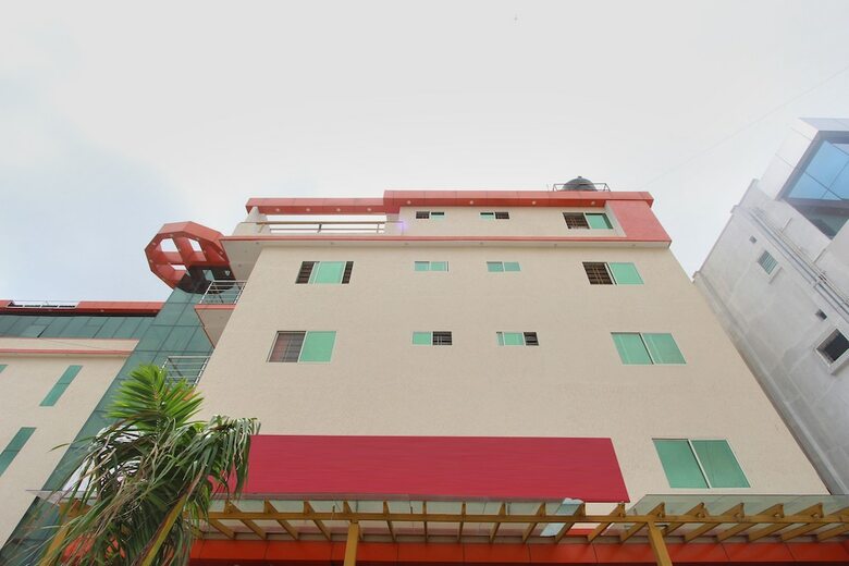 Capital O 15965 Hotel Nandi Gateway