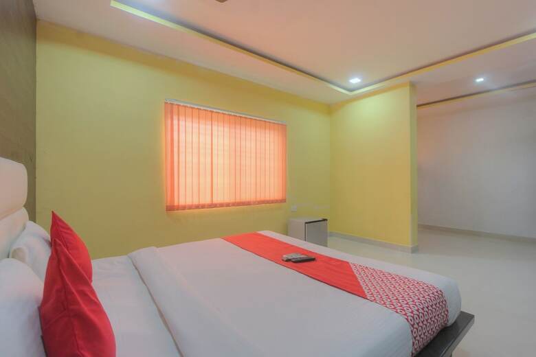 Capital O 15965 Hotel Nandi Gateway