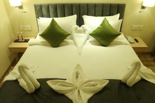 Hotel Regenta Central Harsha Vapi