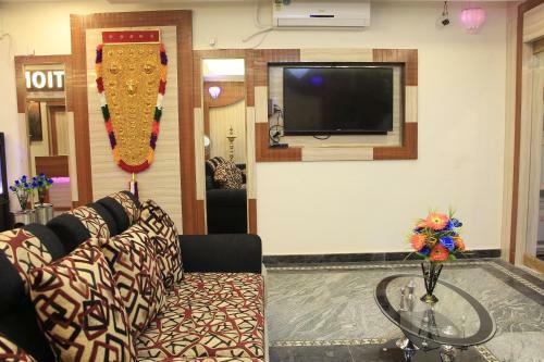 Hotel Sri Sarvesha Residency