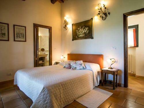 Montebenichi Villa Sleeps 8 Pool Wifi