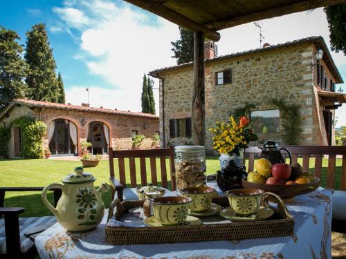 Montebenichi Villa Sleeps 8 Pool Wifi