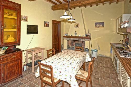 Stazione Ponte Rio Villa Sleeps 10 Pool Wifi