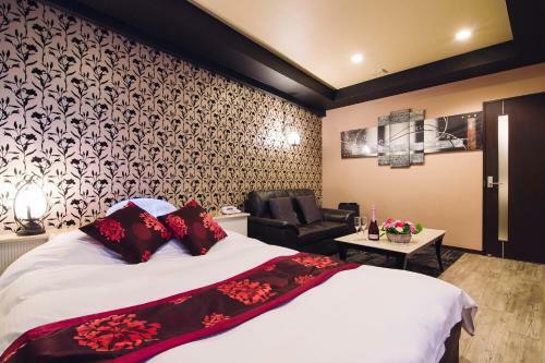 Hotel Tinkerbell (Adult Only)