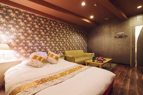 Hotel Tinkerbell (Adult Only)
