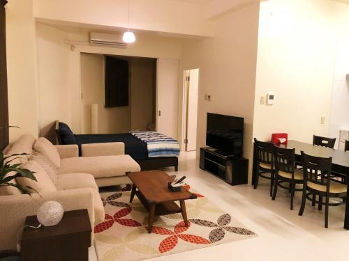 Aparthotel Base Side House