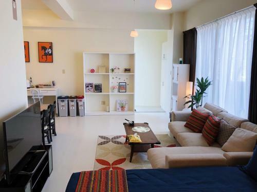 Aparthotel Base Side House