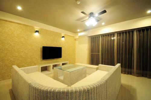 Hotel Costa Bella Condominium Resort