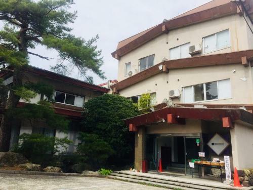 Iwamuro Slow Hostel