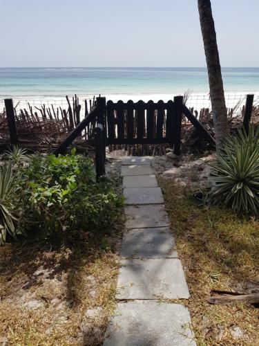 Kivulini Diani Beach Front Villa's & Cottages