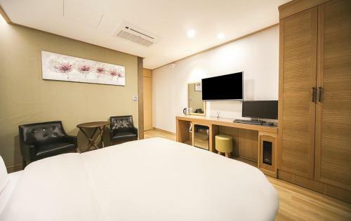 Hotel Golden Hill