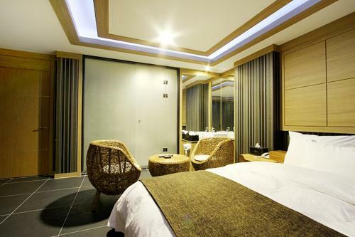 Suwon Orsay Business Hotel