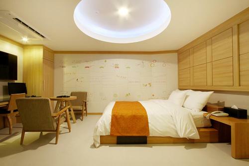Suwon Orsay Business Hotel