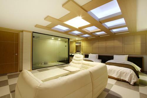 Suwon Orsay Business Hotel