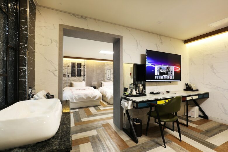 Hotel Mondavi