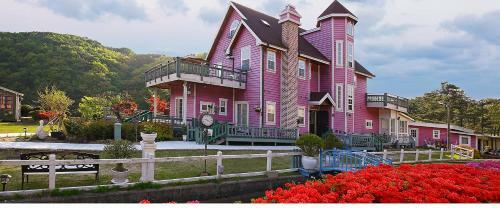 Lacvert Pension
