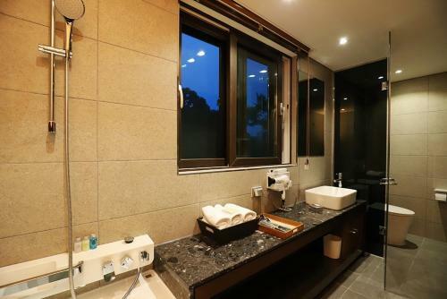 Namyangju Bukhangang Dolcecasa Hotel