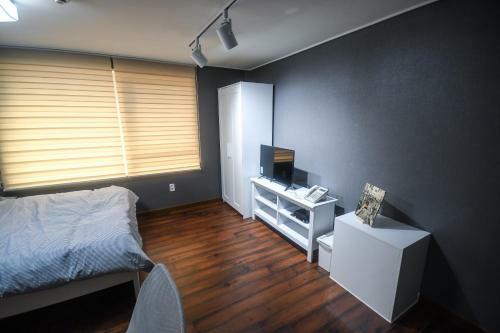 Hostal Bluehum Guest House