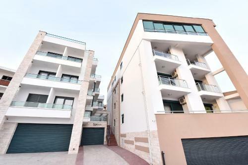 Apartments Barjaktar