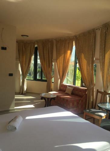 Hostal Guesthouse Liamra