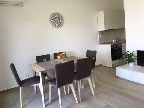 M&h Apartment