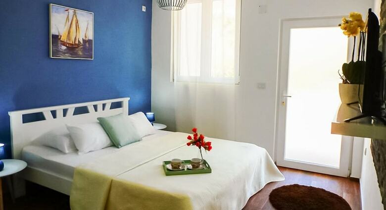 Apartments Lungo Mare