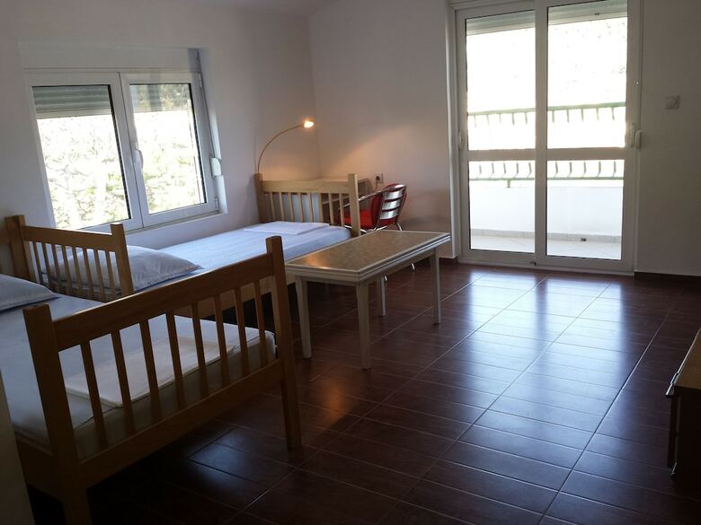 Hostal Hoxha Rooms