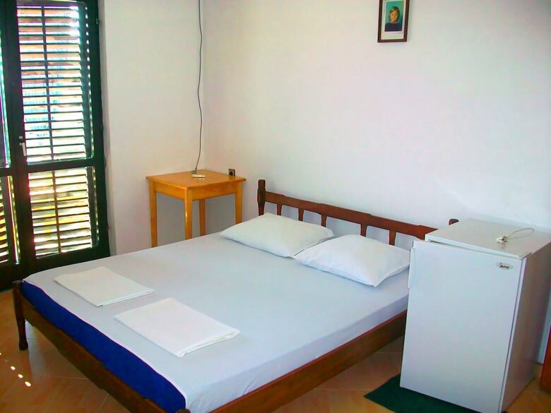 Hostal Hoxha Rooms