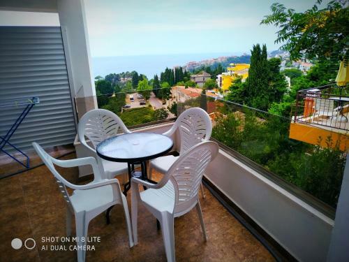 Idealhouse Apartments