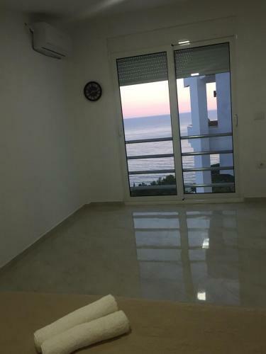 Idealhouse Apartments