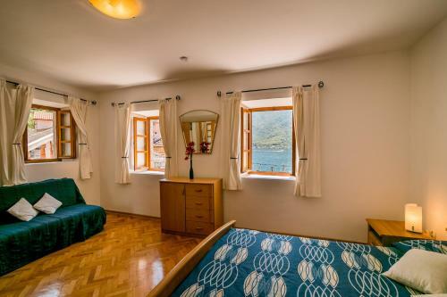 Holiday Home Hollick