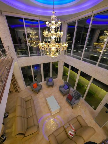 Glass House Tmn Nordin