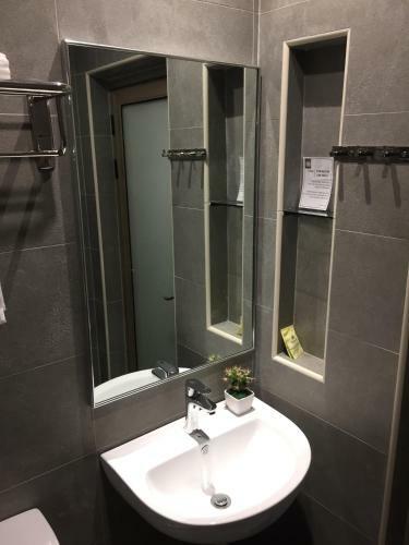 Hotel Meriton Inn