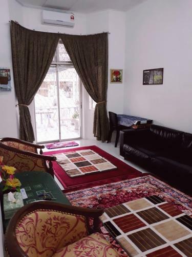 Tsa Jitra Homestay