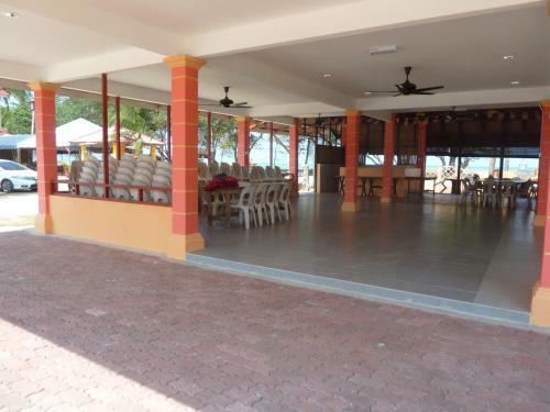 Hostal Cempaka Beach Resort