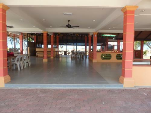 Hostal Cempaka Beach Resort