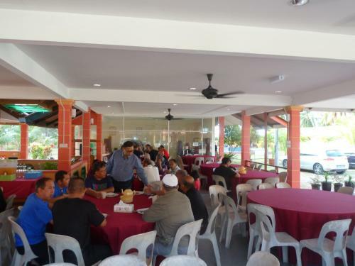 Hostal Cempaka Beach Resort